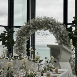 IMG 8017 1714175699 BABY'S BREATH & ROSE ARCH